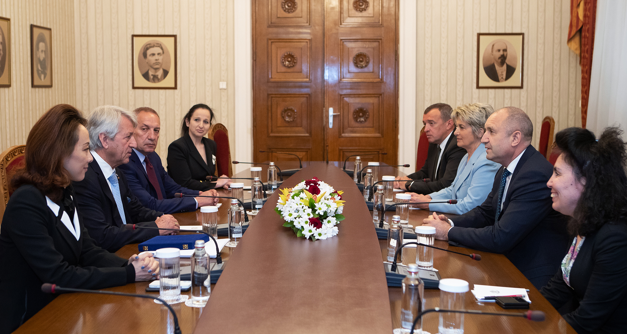 Президентът на UIPM Шурман се срещна с българския президент Радев