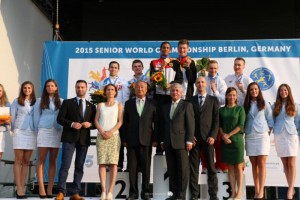 322e65ff-10bb-4640-a455-a374aab8d33e-1